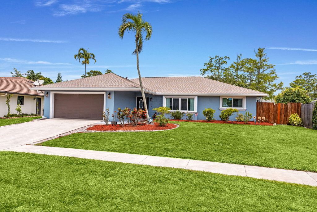 Photo of 986 Cherry Lane, Wellington, FL 33414 (MLS # B26028565)