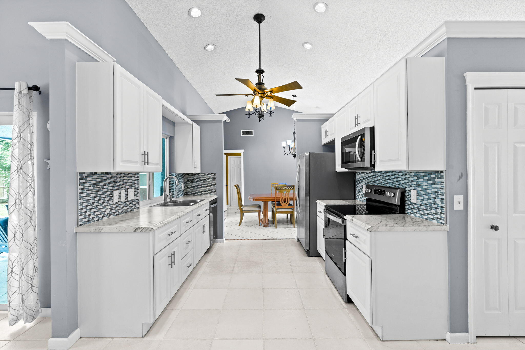 SUGAR POND MANOR OF WELLINGTON - Residential