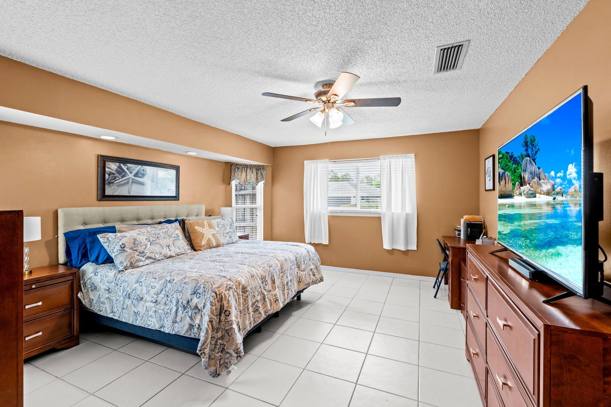 SUGAR POND MANOR OF WELLINGTON - Residential