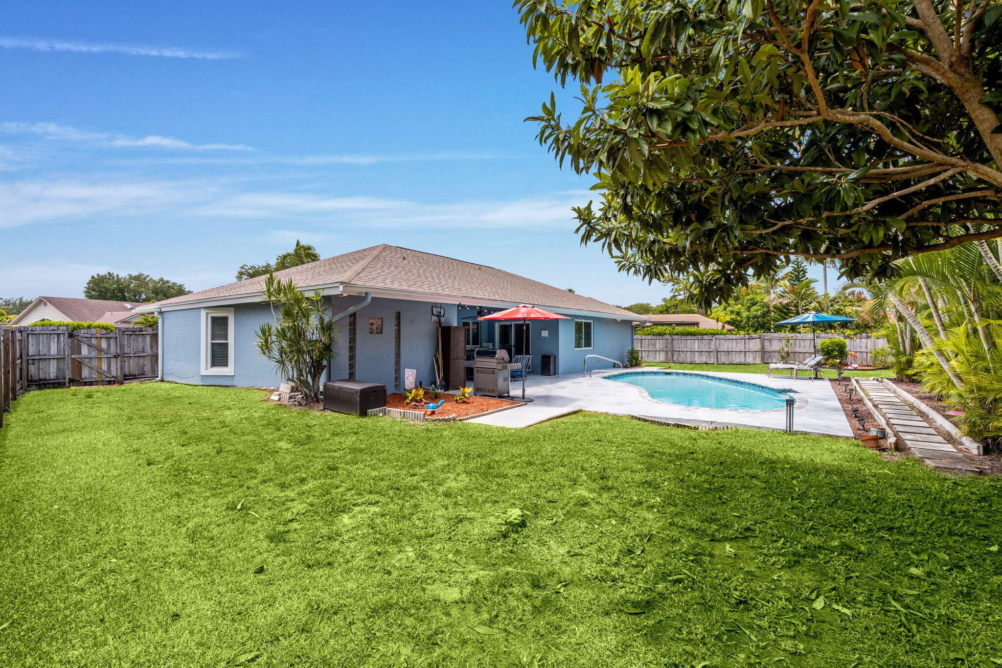 SUGAR POND MANOR OF WELLINGTON - Residential