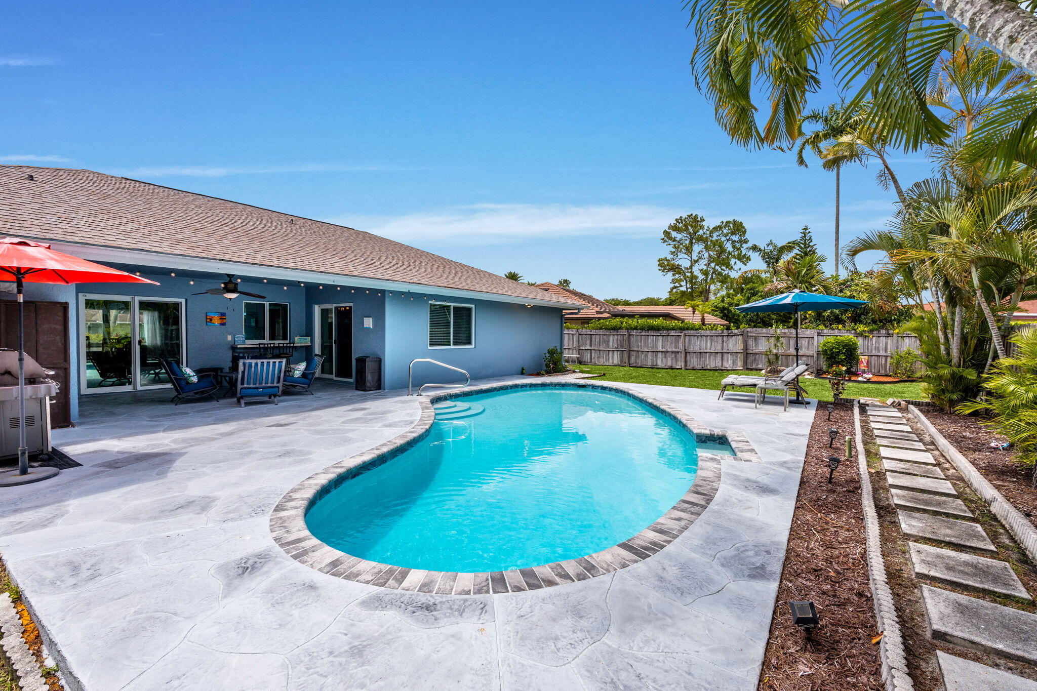 SUGAR POND MANOR OF WELLINGTON - Residential