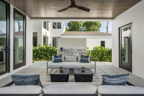 Tiny photo for 521 SE 4TH Avenue, Delray Beach, FL 33483 (MLS # B26071088)