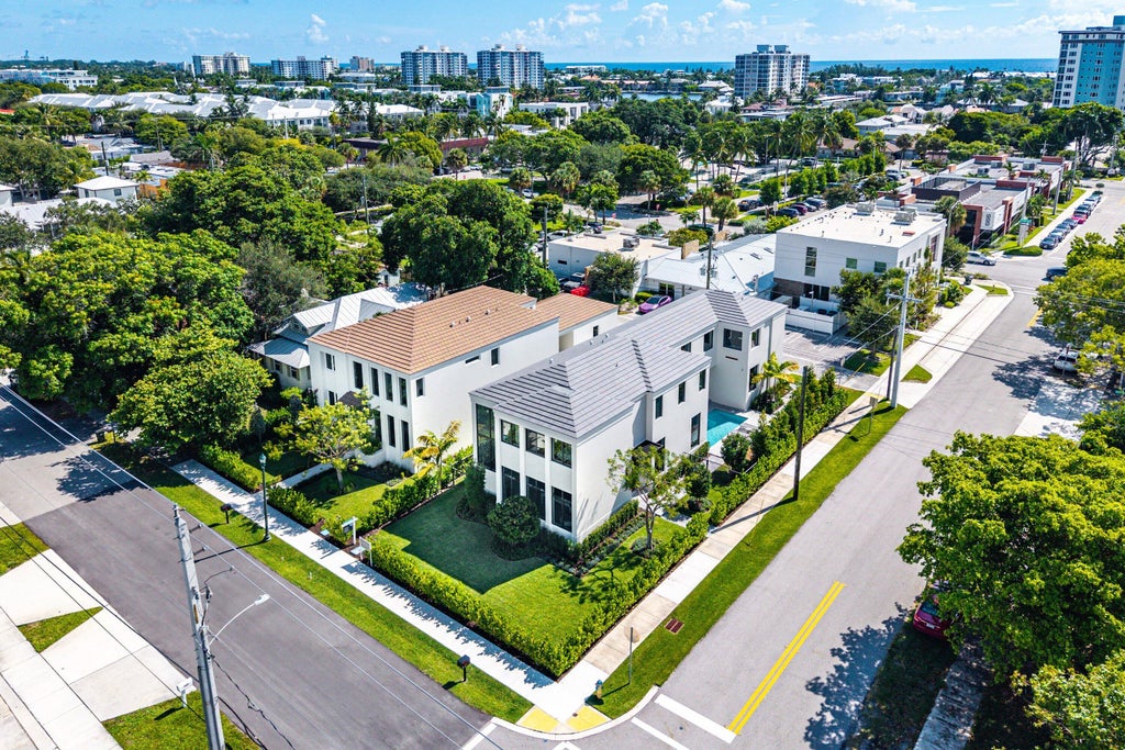 Photo of 521 SE 4TH Avenue, Delray Beach, FL 33483 (MLS # B26071088)