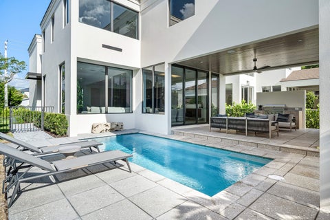 Tiny photo for 521 SE 4TH Avenue, Delray Beach, FL 33483 (MLS # B26071088)