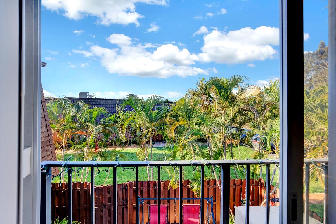 LOS MANGOS PATIO VILLAS AND TOWNHOMES - Residential