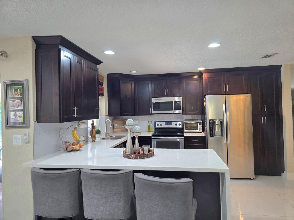 Bonaventure Lakes 87-26 B - Residential