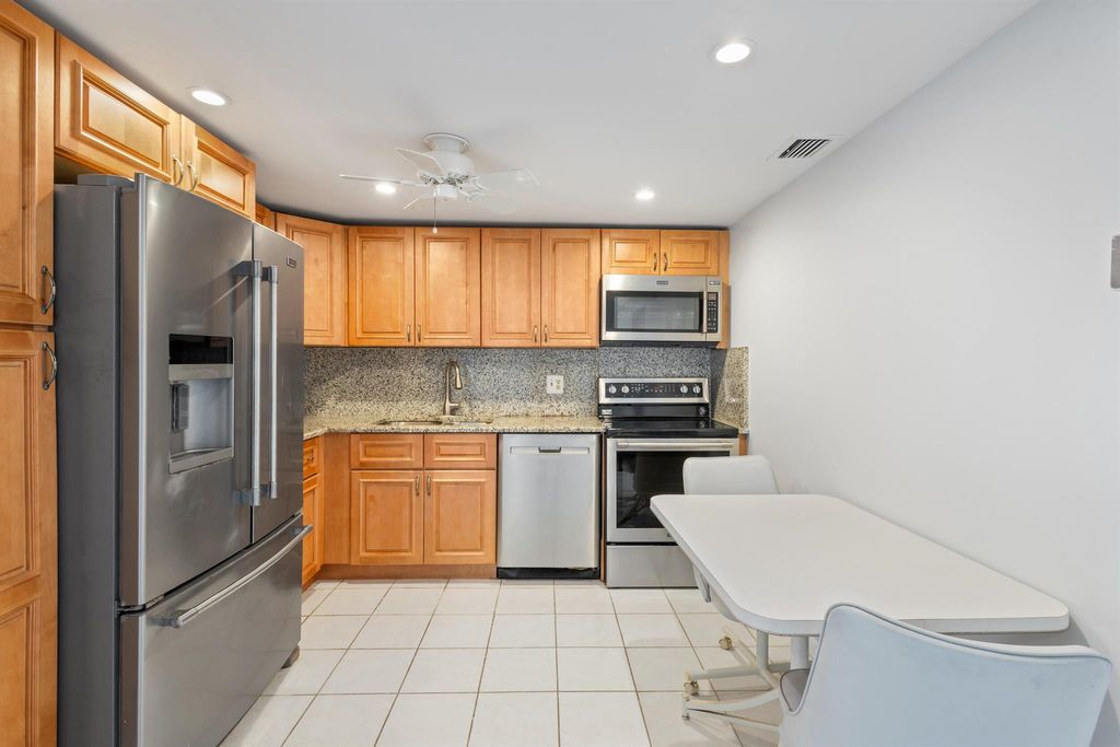 listing image 0