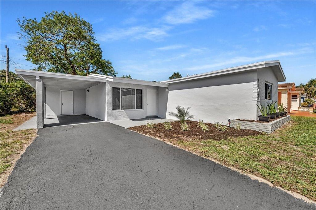 Photo of 6661 Evans Street, Hollywood, FL 33024 (MLS # B26022156)