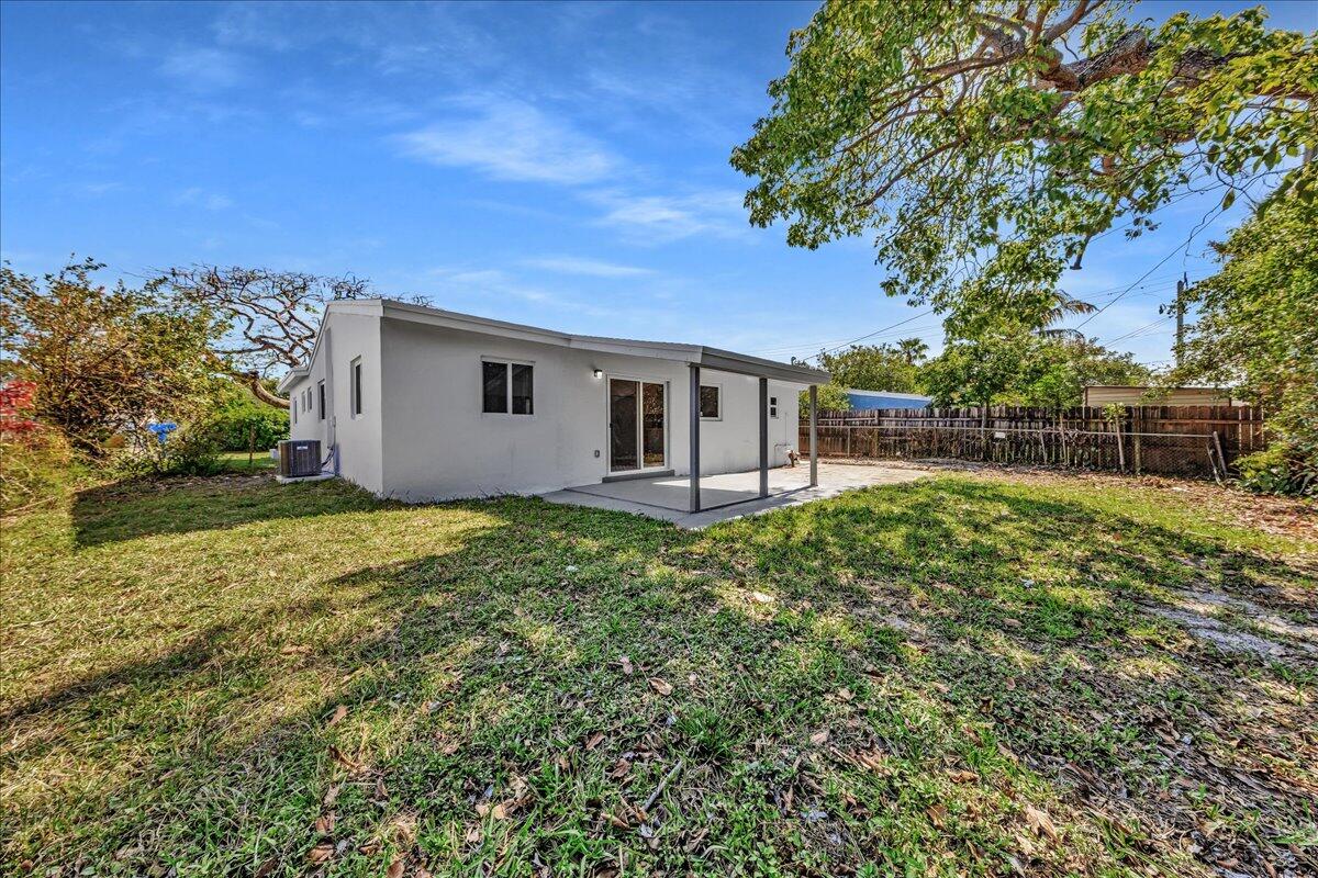 PALM LANE VILLA NO 5 - Residential