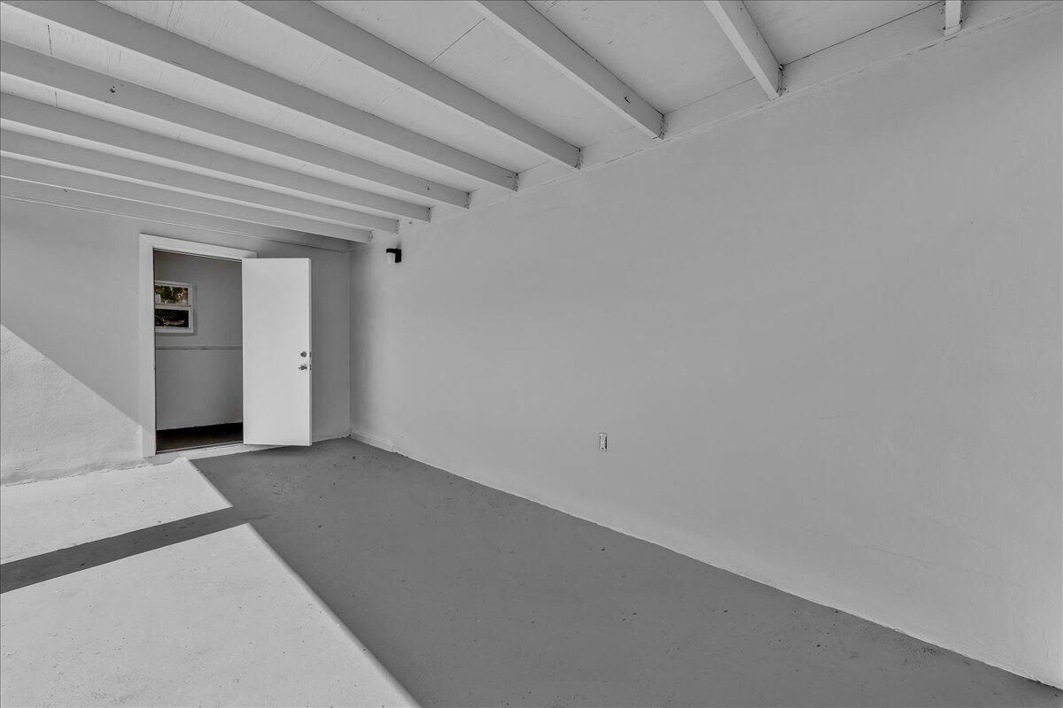 PALM LANE VILLA NO 5 - Residential