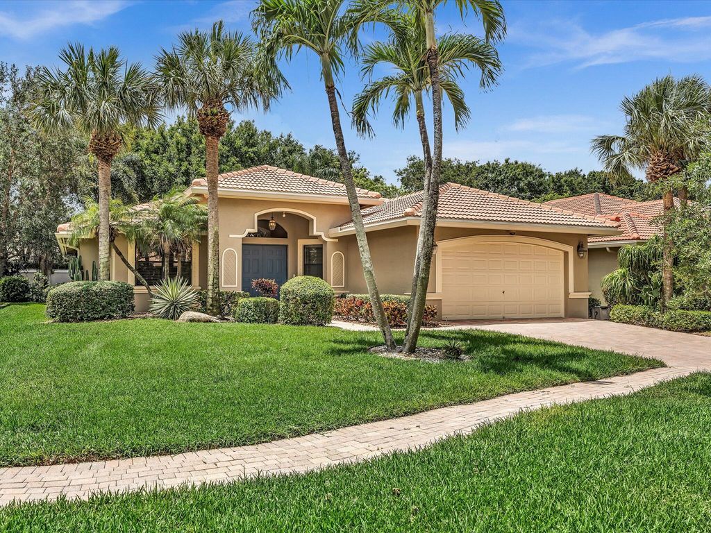 Photo of 8005 Via Grande, Boynton Beach, FL 33437 (MLS # B26032357)