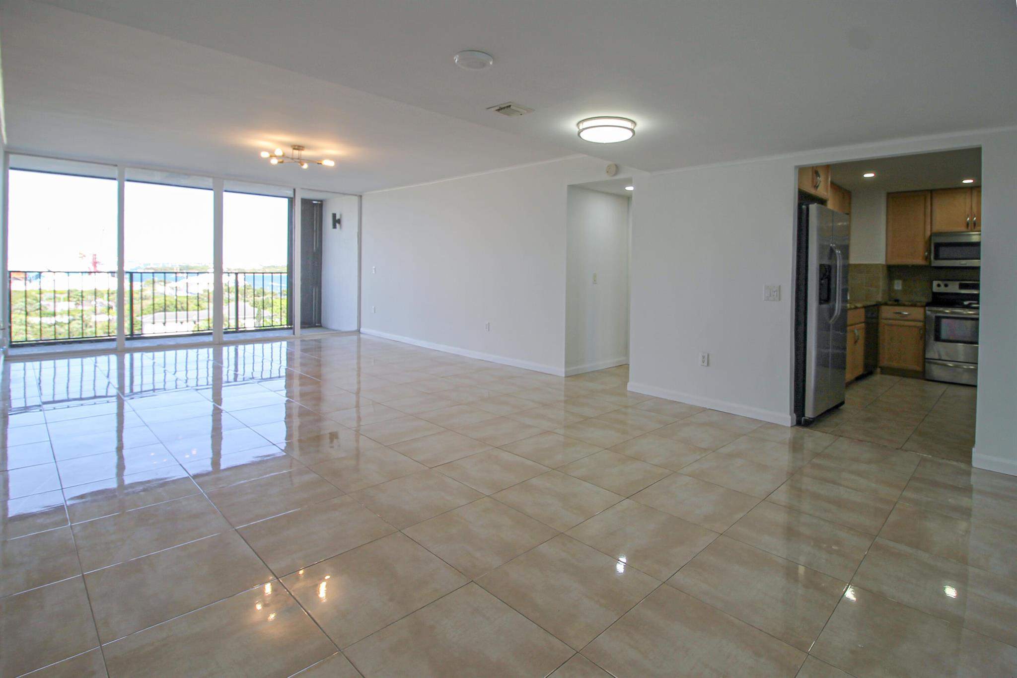 5600 N Flagler 806 Drive 806
