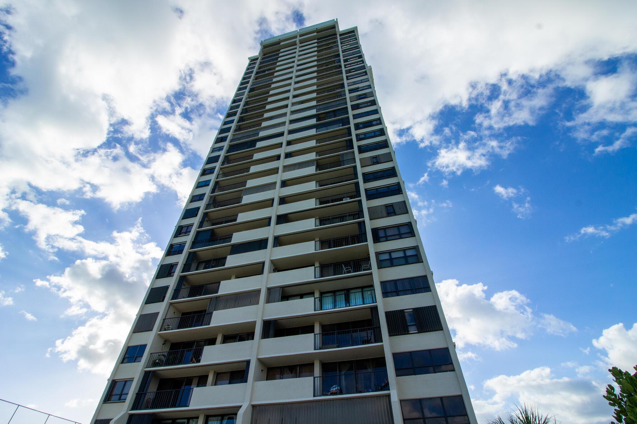 5600 N Flagler 806 Drive 806