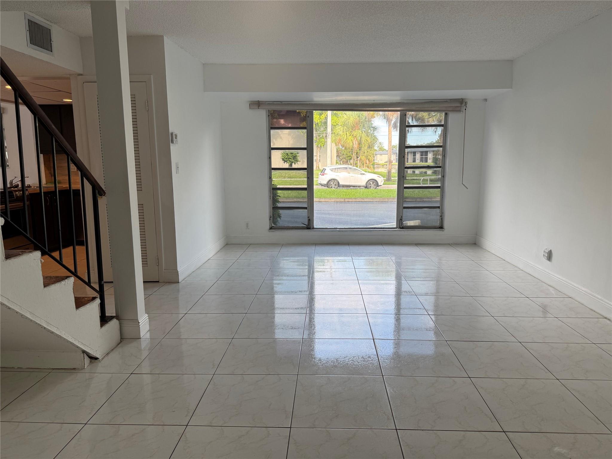 Sandpebbles Twnhs Condo - Residential Lease