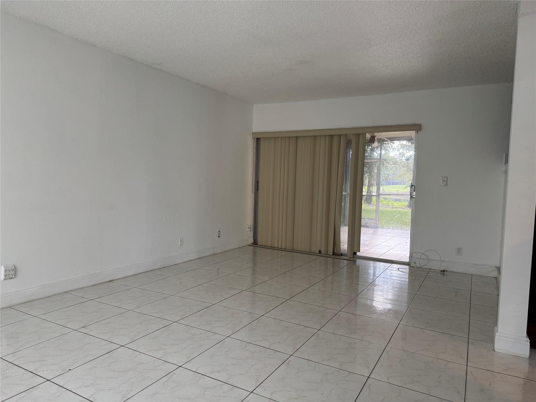 Sandpebbles Twnhs Condo - Residential Lease