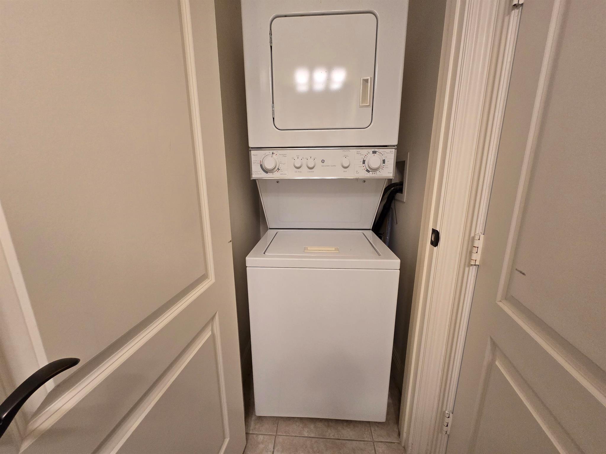 BOTANICA - Residential Lease