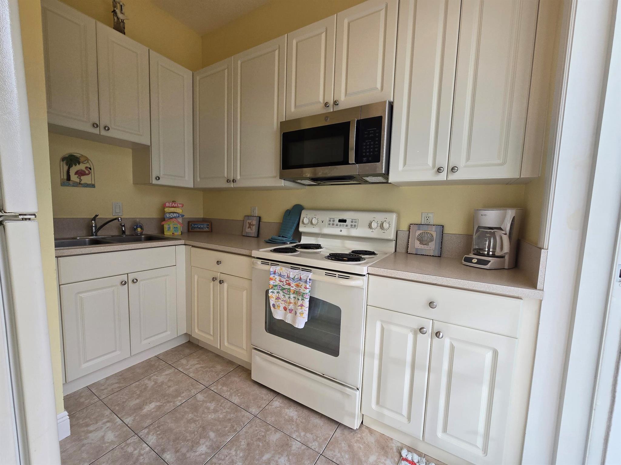 BOTANICA - Residential Lease