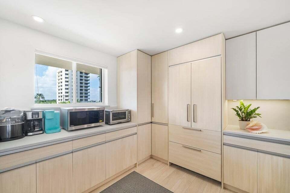 ISLAND HOUSE NORTHEAST CONDO APTS - Residential Lease