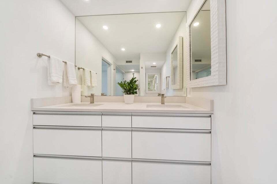 ISLAND HOUSE NORTHEAST CONDO APTS - Residential Lease
