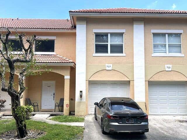 Photo of 717 Talia Circle, Palm Springs, FL 33461 (MLS # B26028254)