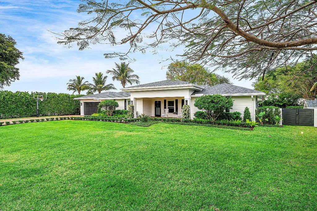 Photo of 917 SW 36th Court, Boynton Beach, FL 33435 (MLS # R11150370)