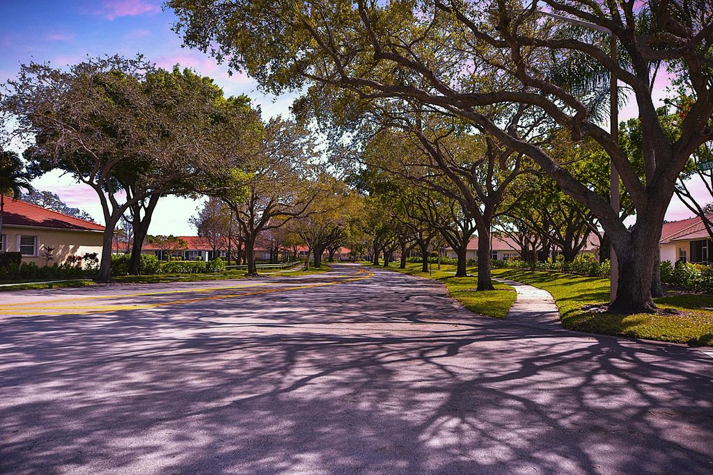 Photo of 2406 Aspen Way #2406, Boynton Beach, FL 33436 (MLS # R11169514)