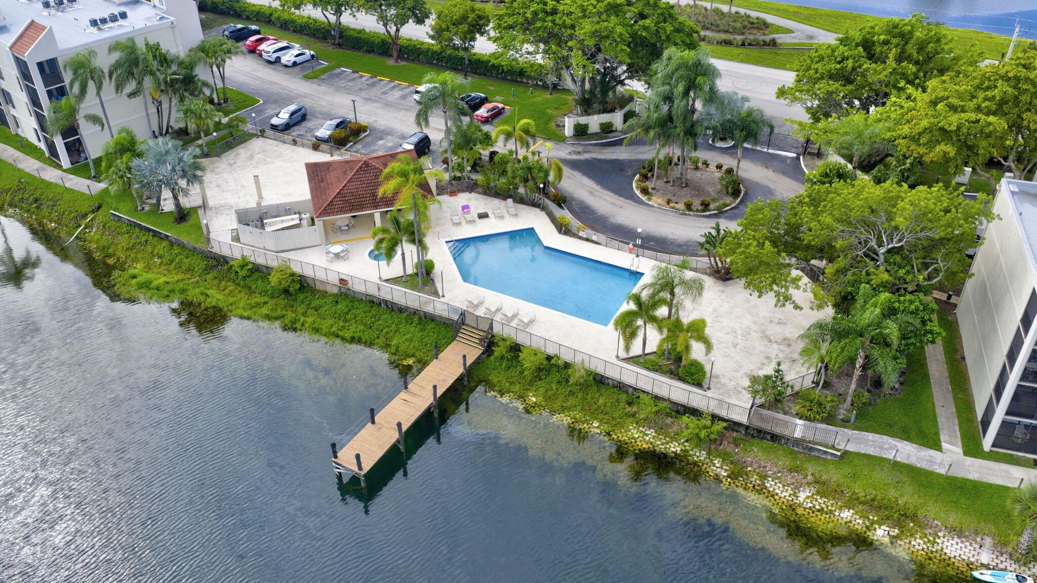 LAKE EMERALD CONDOMINIUM - Residential