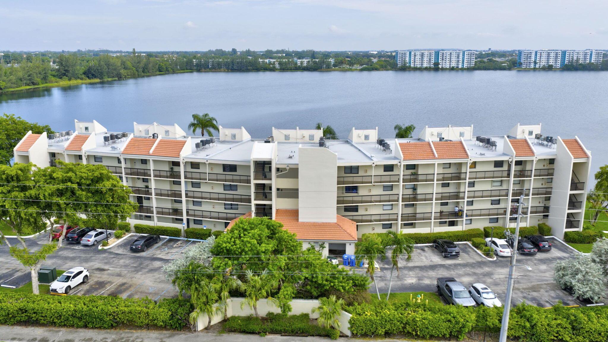 LAKE EMERALD CONDOMINIUM - Residential