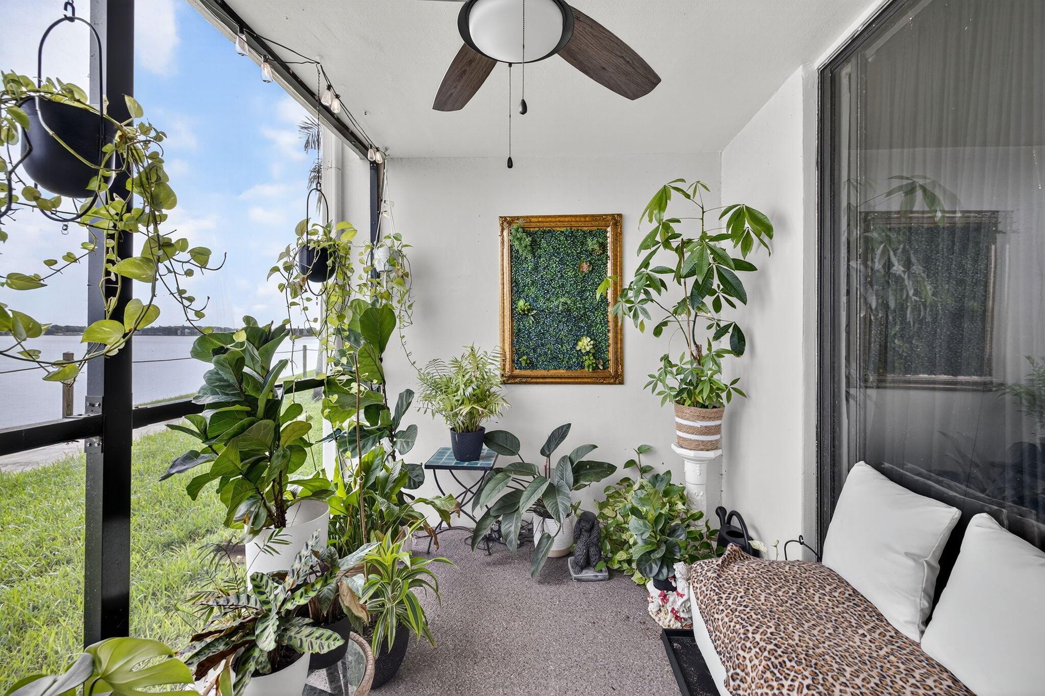 LAKE EMERALD CONDOMINIUM - Residential