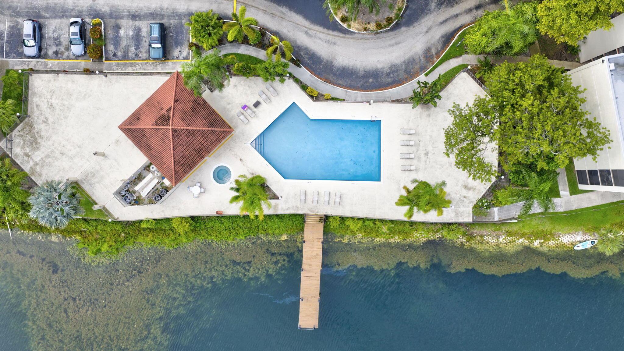 LAKE EMERALD CONDOMINIUM - Residential