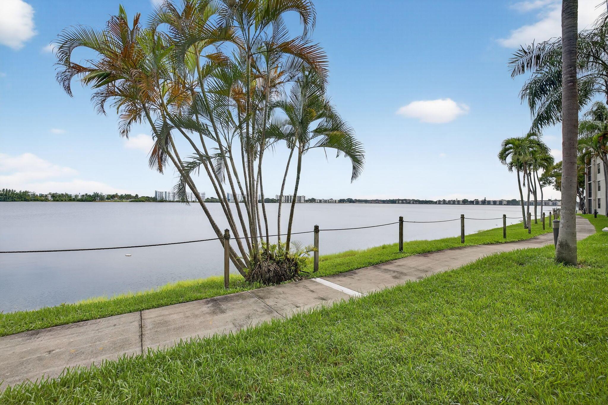 LAKE EMERALD CONDOMINIUM - Residential