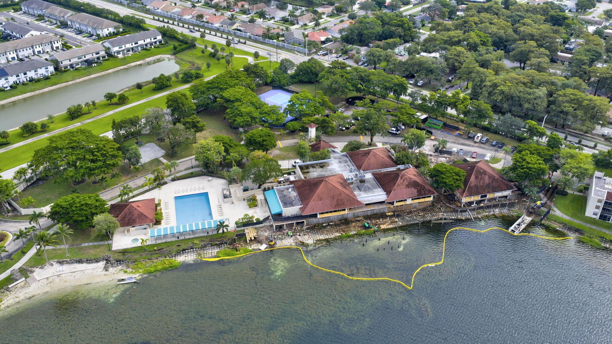 LAKE EMERALD CONDOMINIUM - Residential