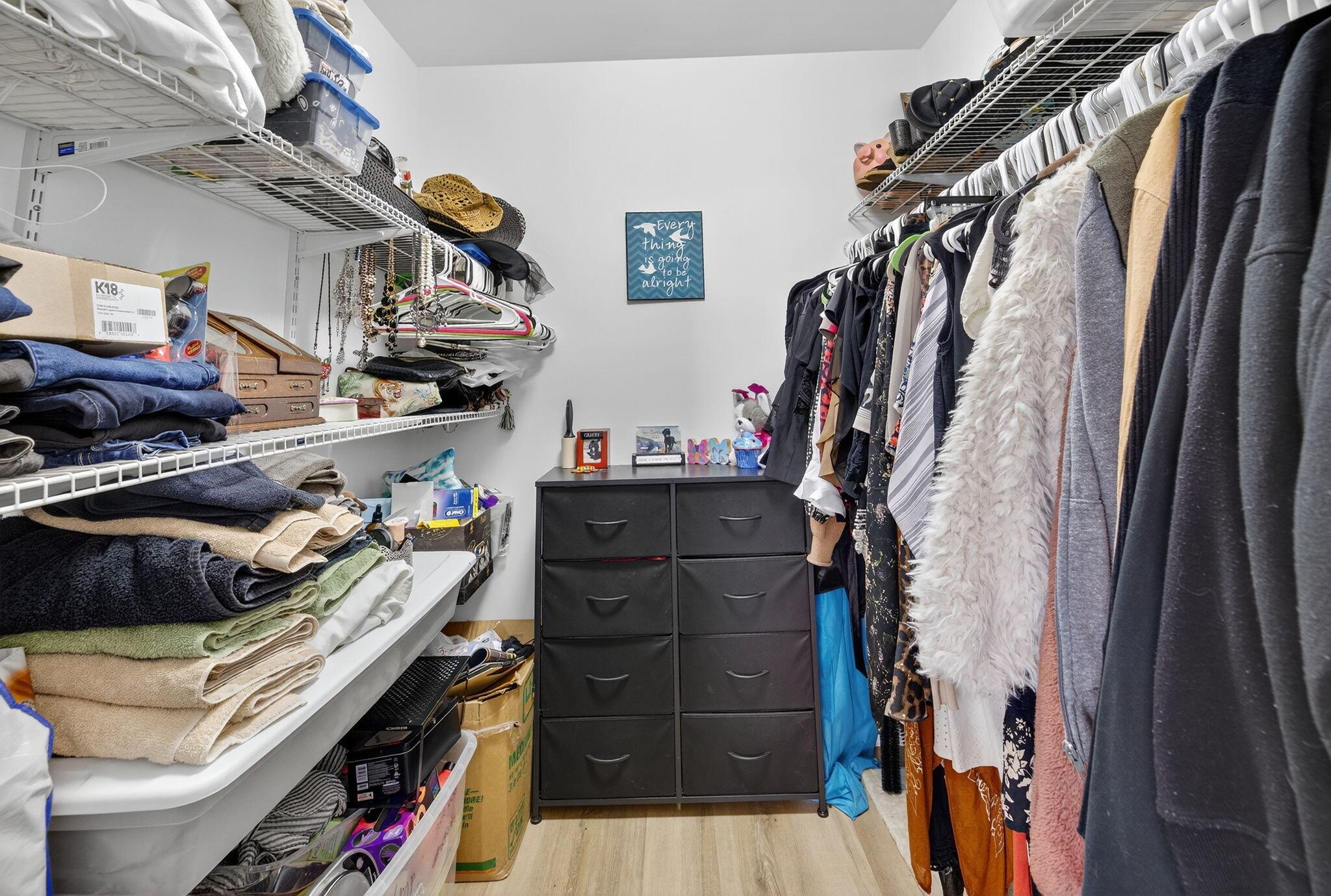 LAKE EMERALD CONDOMINIUM - Residential