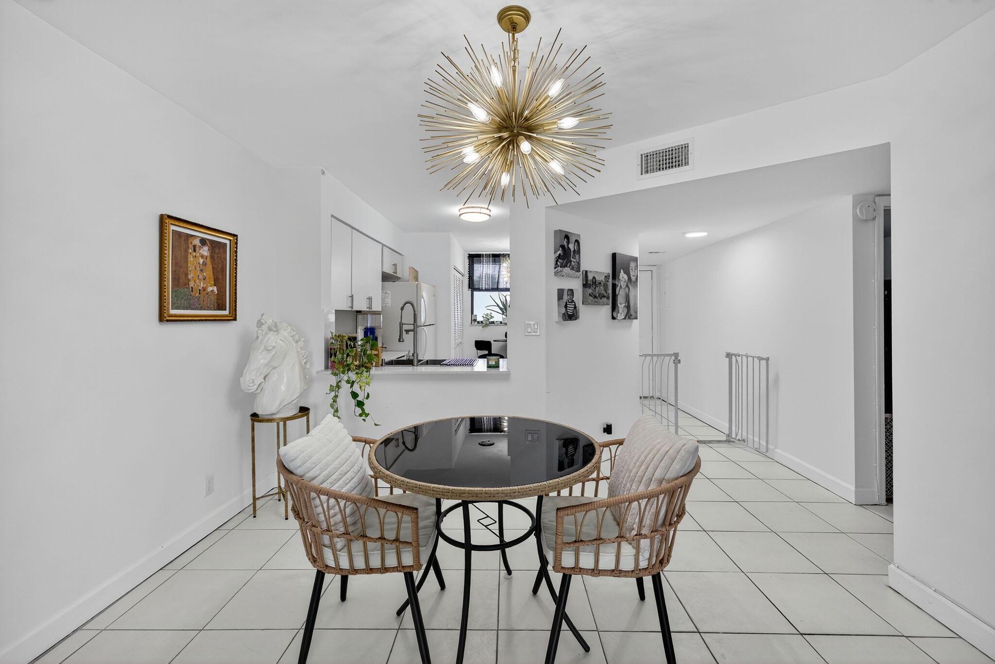 LAKE EMERALD CONDOMINIUM - Residential