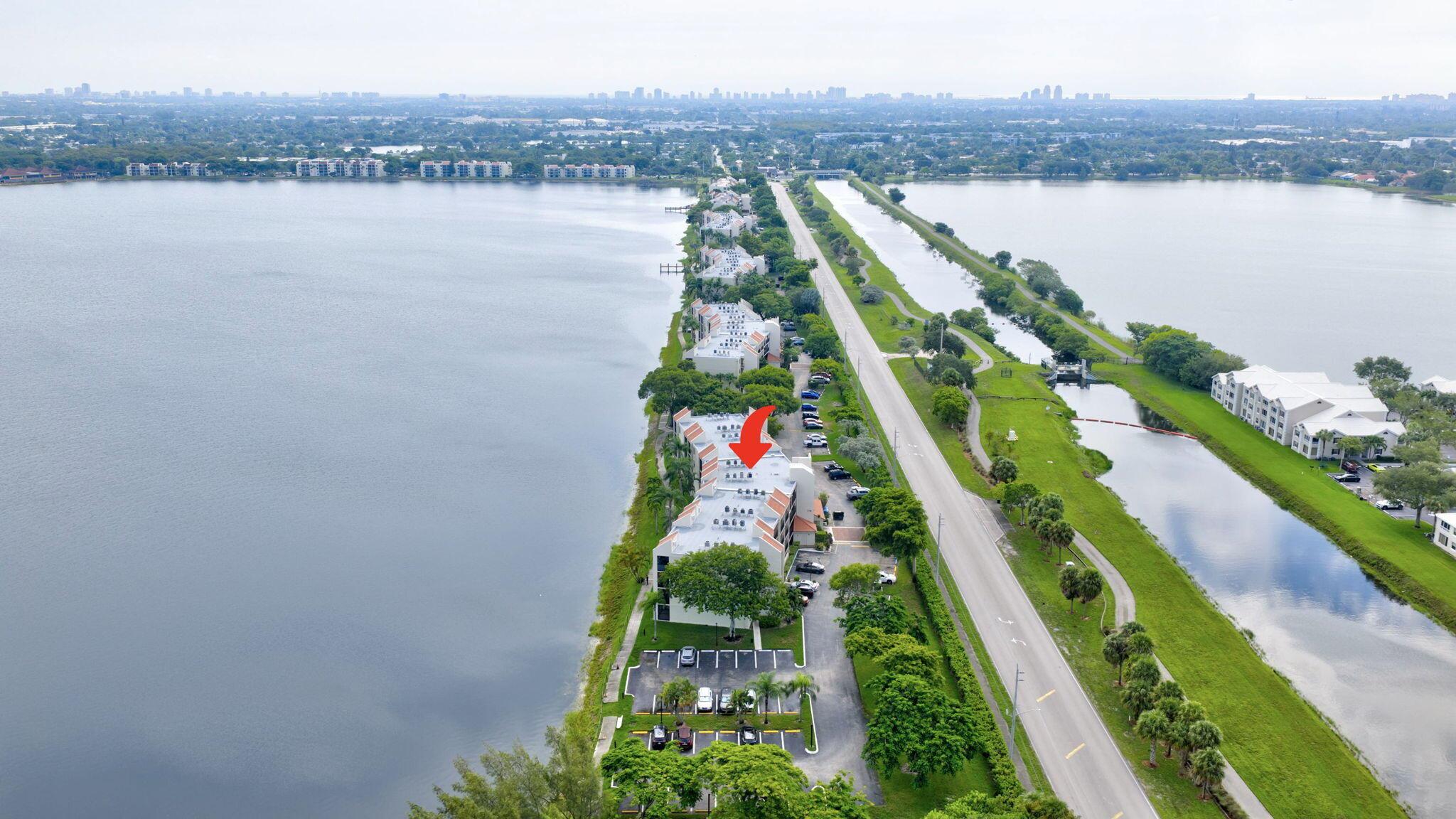 LAKE EMERALD CONDOMINIUM - Residential