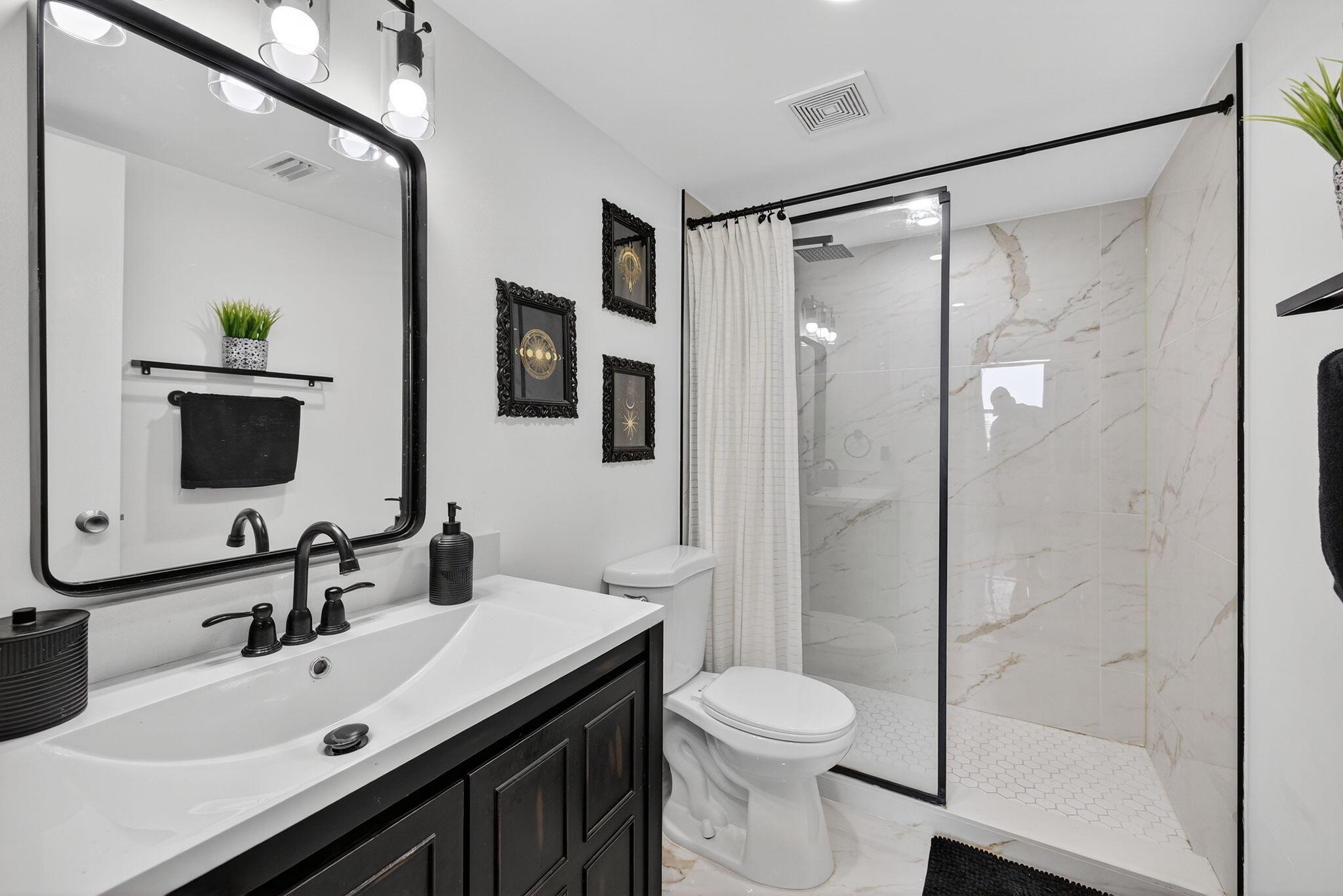 LAKE EMERALD CONDOMINIUM - Residential