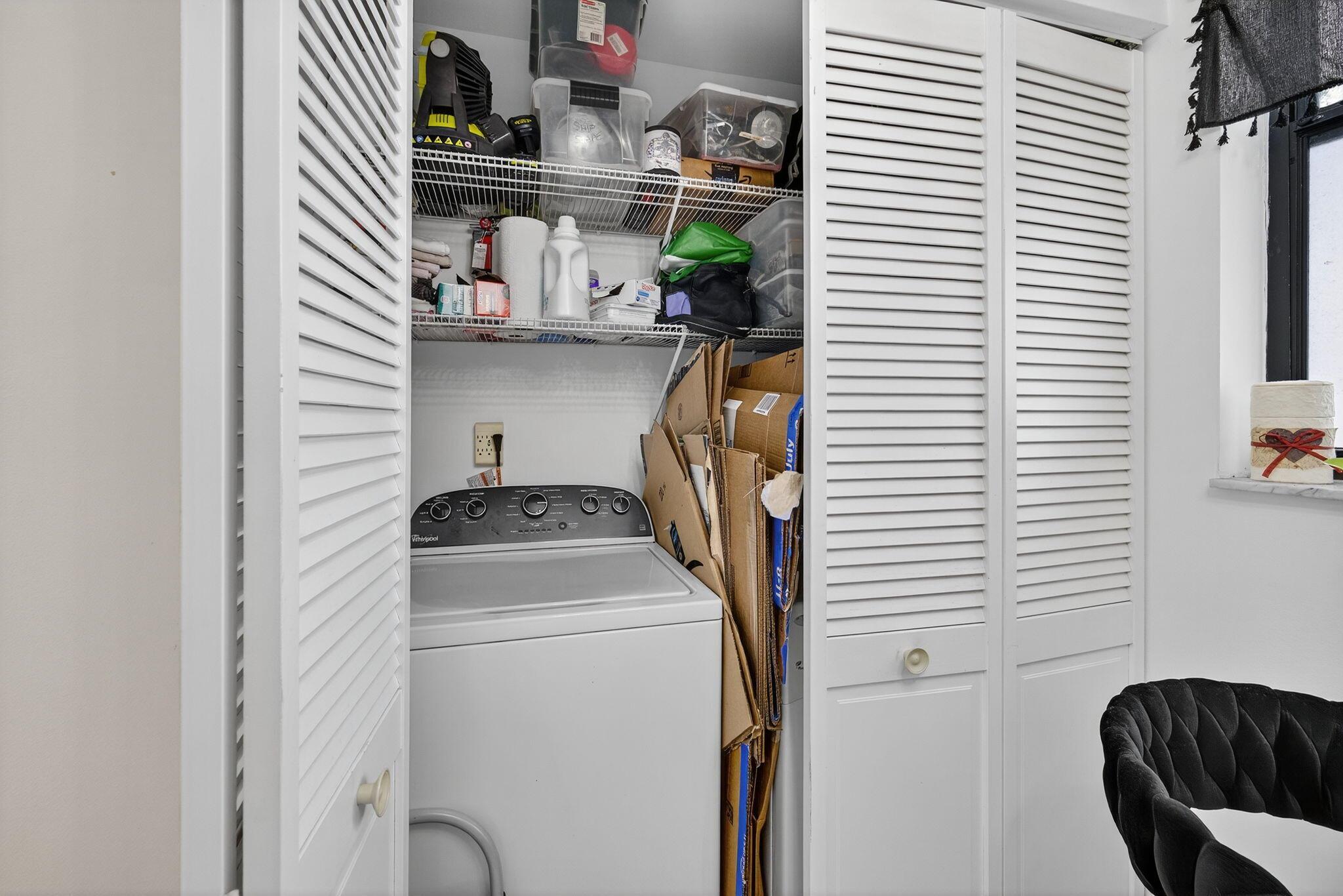 LAKE EMERALD CONDOMINIUM - Residential