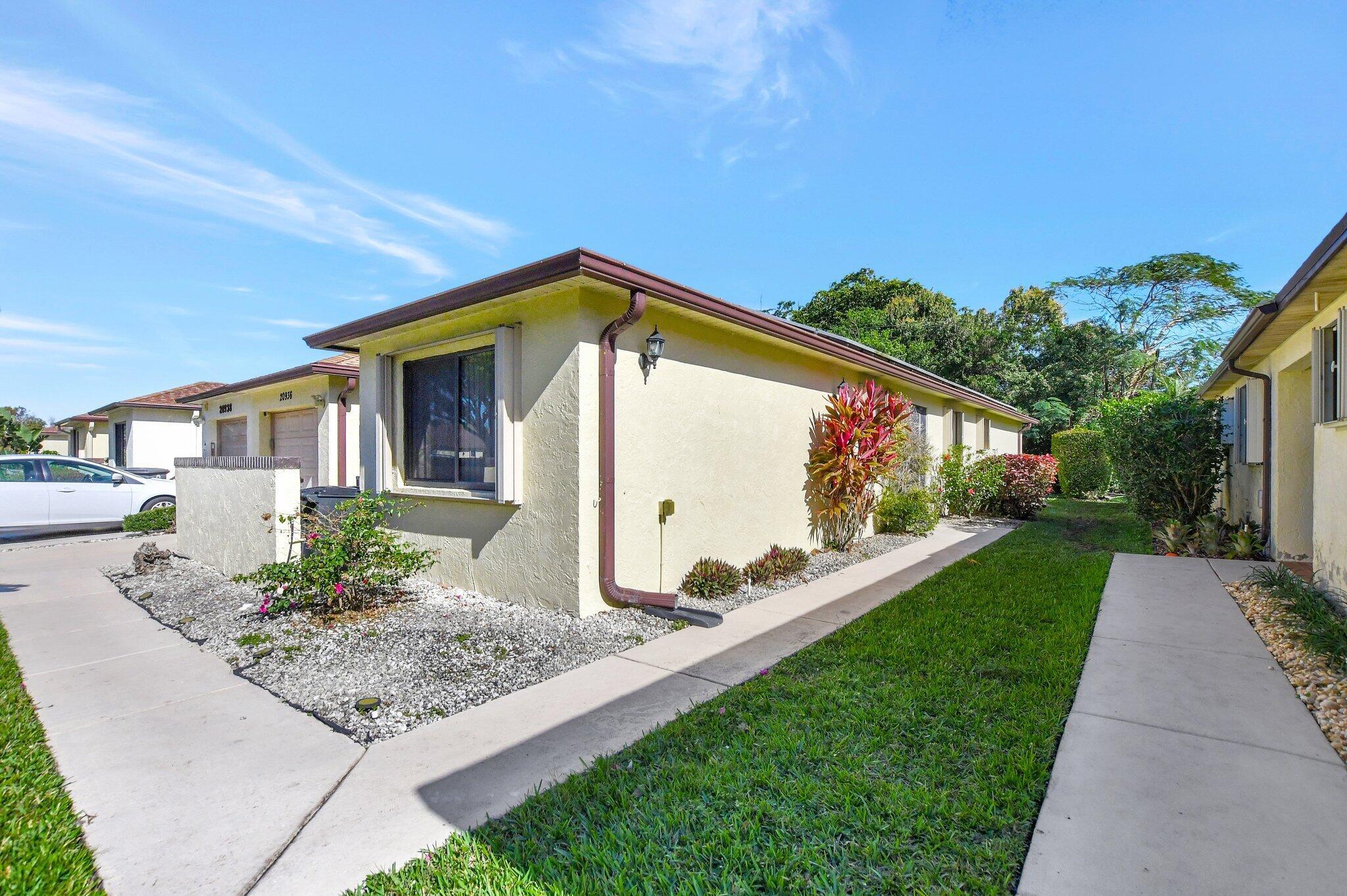 Properties | Stephanie Kaufman 20936 Concord Green Drive E