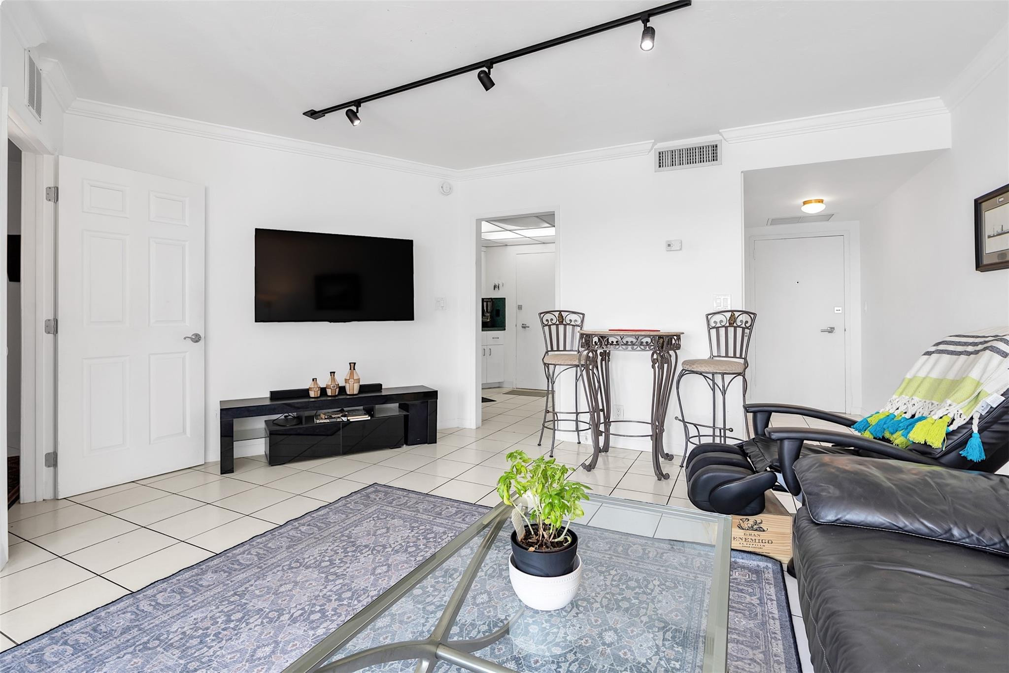Royal Ambassador Condo - Residential Lease