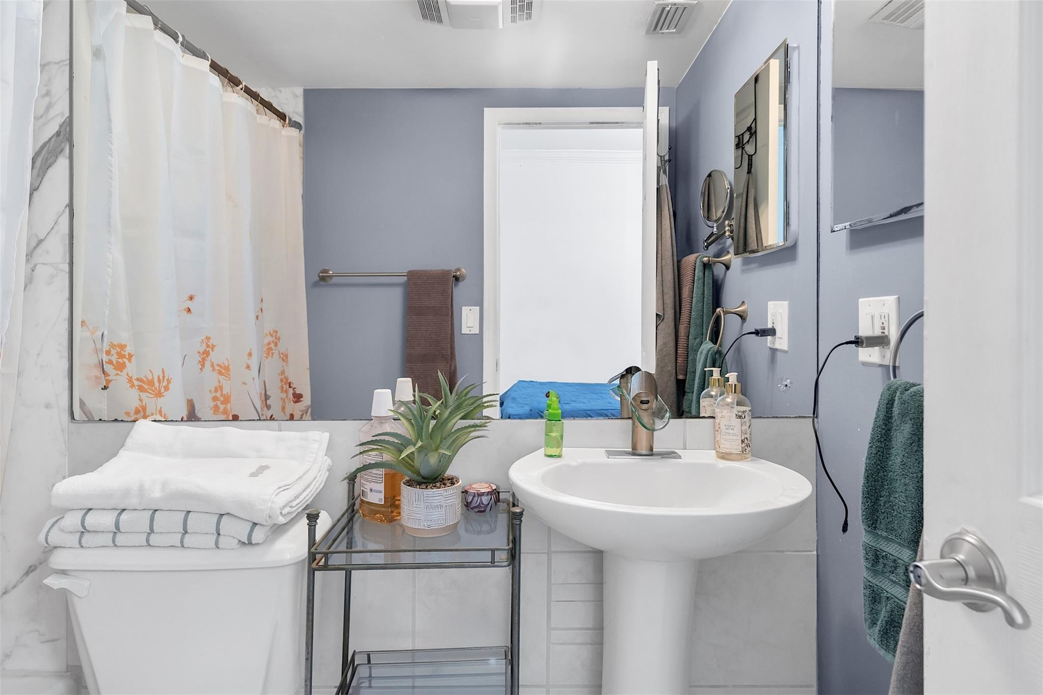 Royal Ambassador Condo - Residential Lease