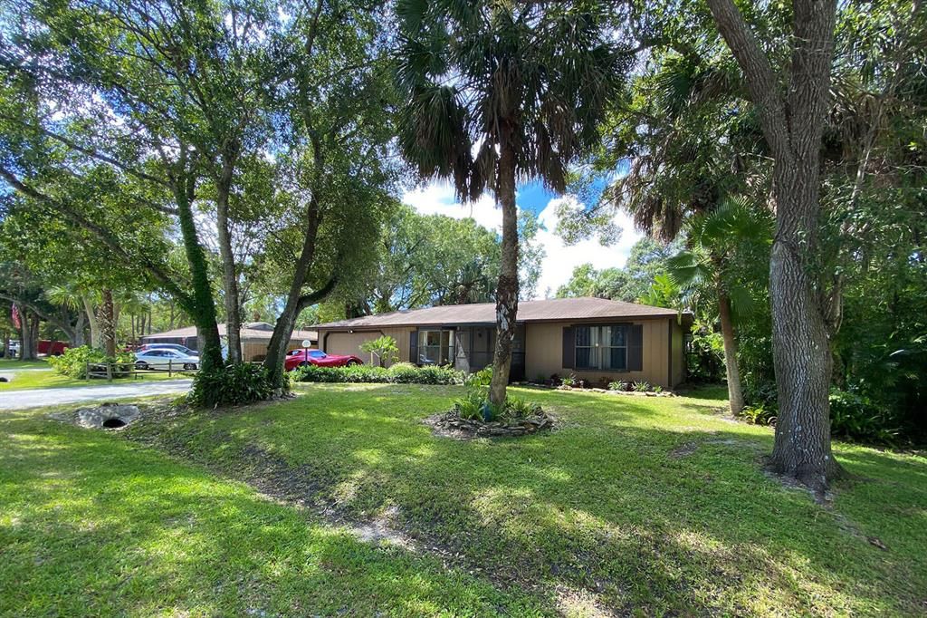 Photo of 8605 North Boulevard Blvd, Fort Pierce, FL 34951 (MLS # R10821655)