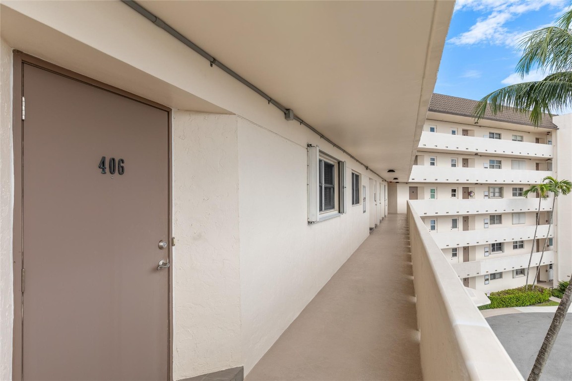 390 N Federal Highway 406