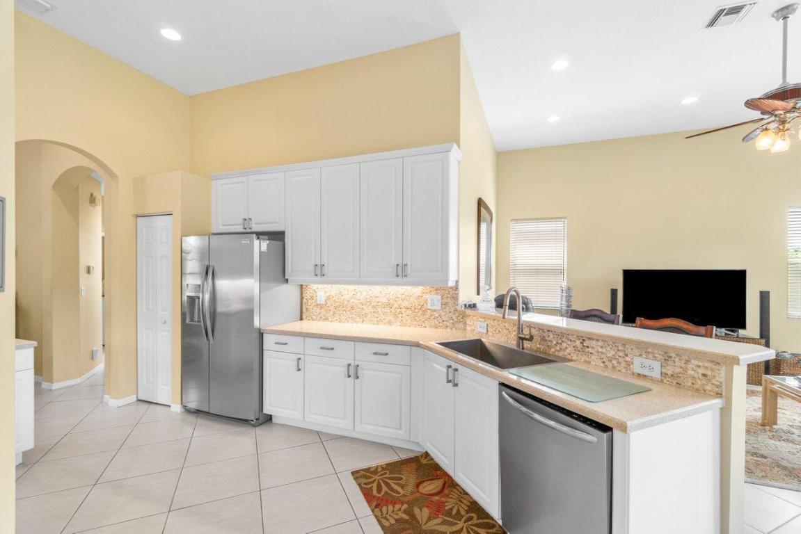 Villa Borghese HUNTINGTON WALK 1 - Residential