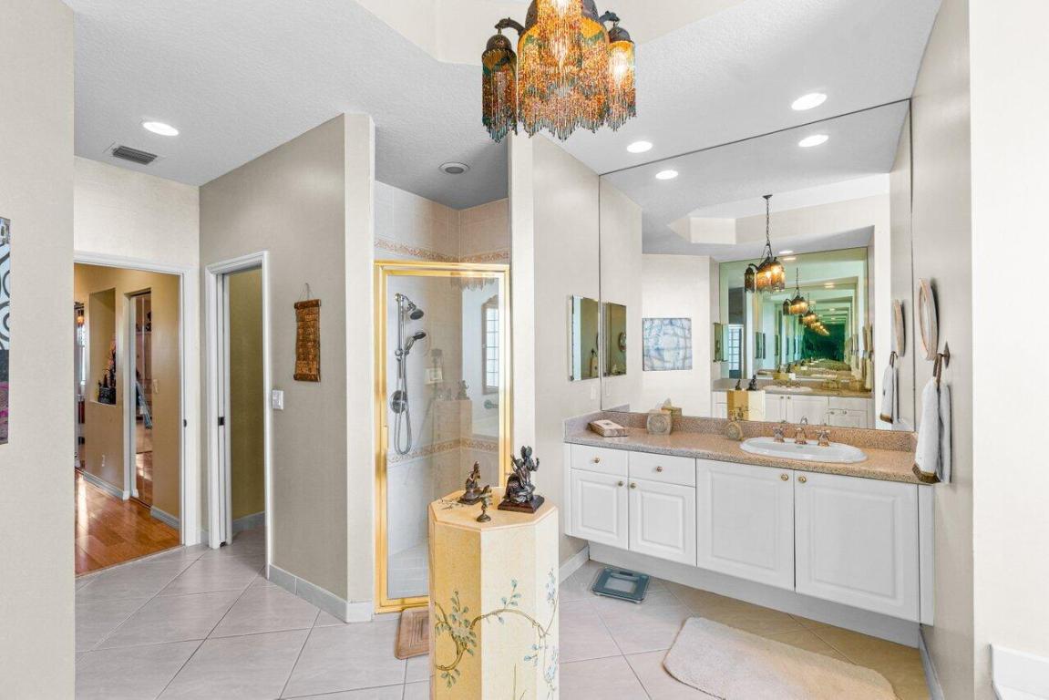 Villa Borghese HUNTINGTON WALK 1 - Residential