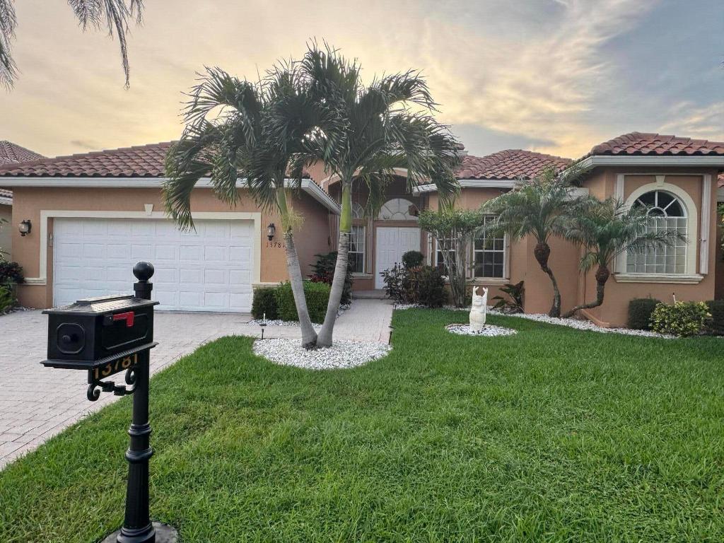 Villa Borghese HUNTINGTON WALK 1 - Residential