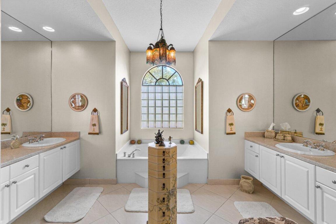 Villa Borghese HUNTINGTON WALK 1 - Residential