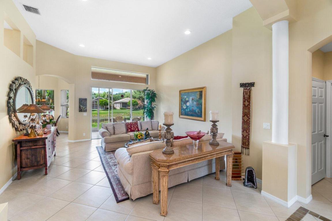 Villa Borghese HUNTINGTON WALK 1 - Residential