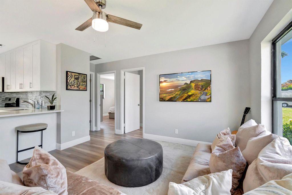 Photo of 512 NW 8th Street, Boynton Beach, FL 33426 (MLS # R10948944)