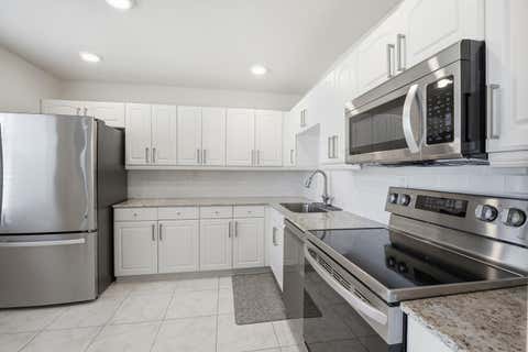 Tiny photo for 563 Piedmont L, Delray Beach, FL 33484 (MLS # B26019465)