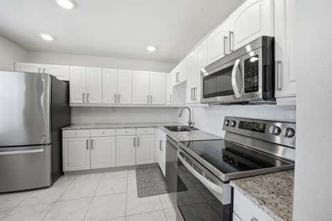 Tiny photo for 563 Piedmont L, Delray Beach, FL 33484 (MLS # B26019465)